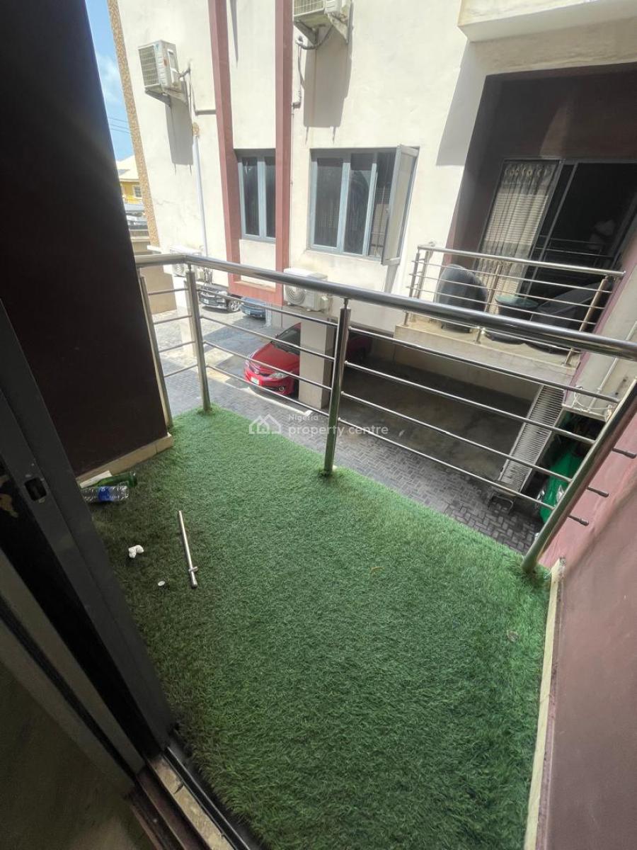 3 Bedroom Apartment with Bq  15m Service Charge 2.5m  Agency 10 L, Lekki Phase 1, Lekki, Lagos, Flat / Apartment for Rent