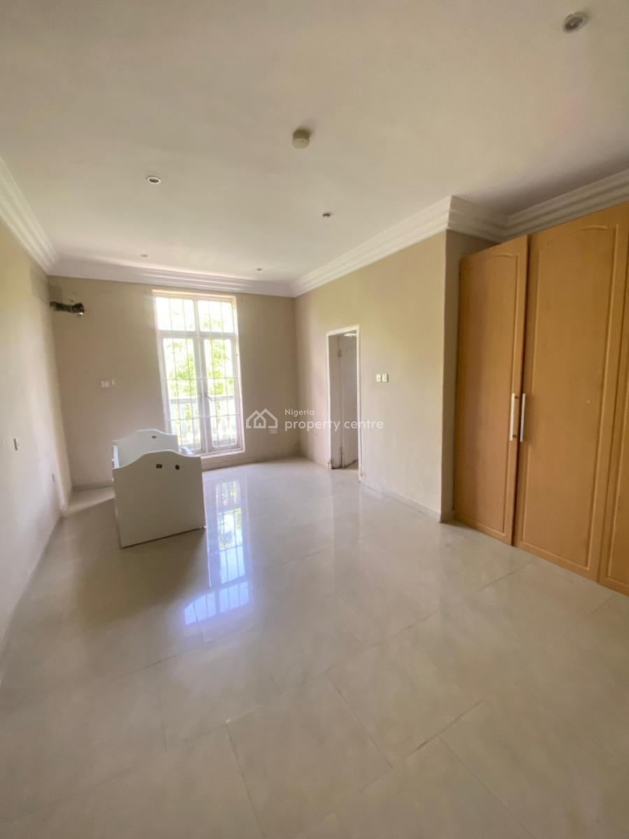 Spacious 3-bedroom Fully Serviced Waterfront Apartment with Swimming B, Lekki Phase 1, Lekki, Lagos, Flat / Apartment for Rent