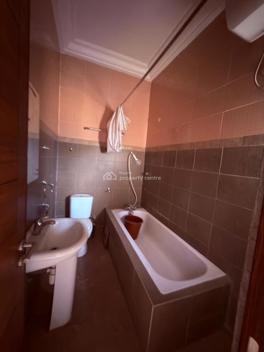 105 Rooms Functional Hotel in a Strategic Location, Gwarinpa Main, Gwarinpa, Abuja, Hotel / Guest House for Sale