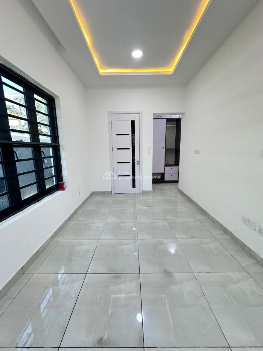 Fully Serviced  3 Bedroom Apartment (ground Floor Available), Lekki Phase 1, Lekki, Lagos, Flat / Apartment for Rent