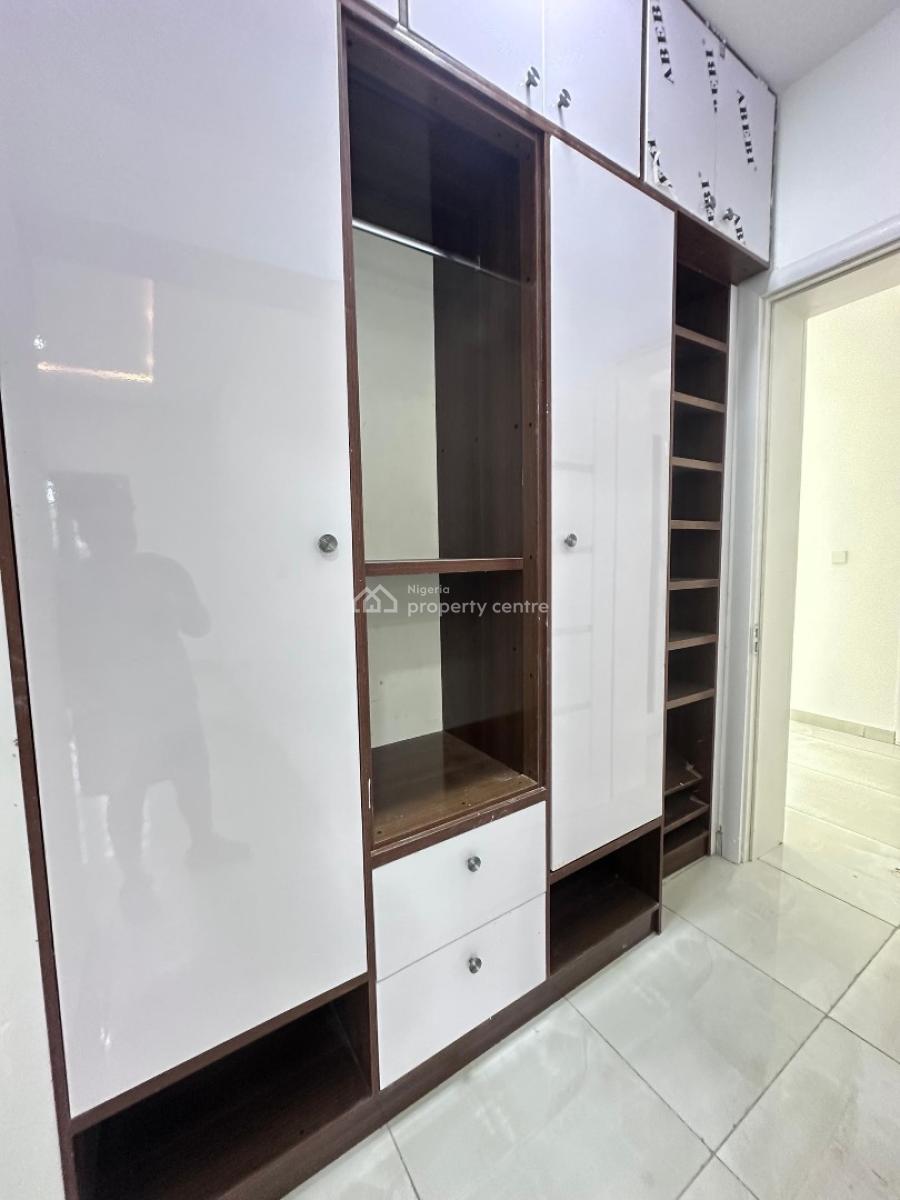 Fully Serviced  3 Bedroom Apartment (ground Floor Available), Lekki Phase 1, Lekki, Lagos, Flat / Apartment for Rent