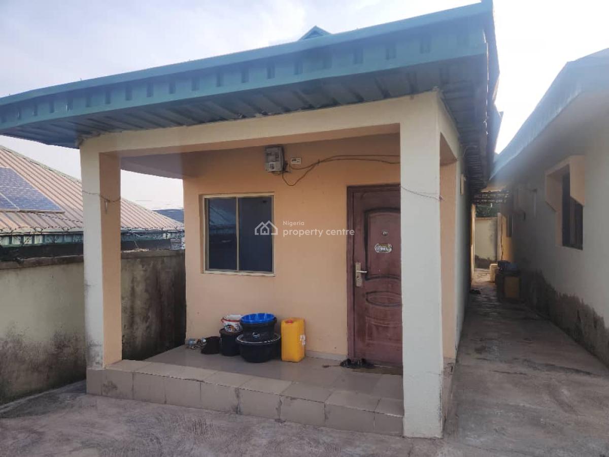 Self Contain, 3 & 2 Bedroom, Osogbo, Osun, Block of Flats for Sale