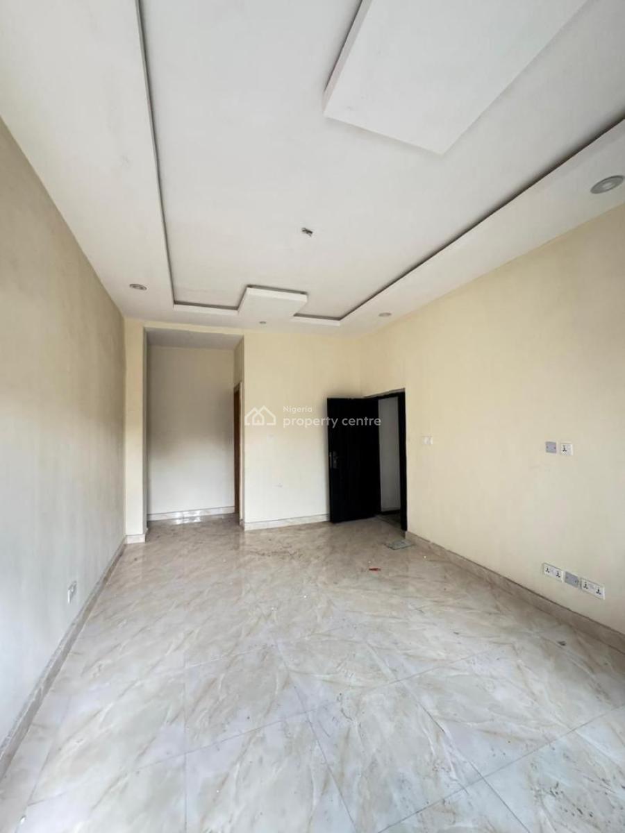 Exquisite 3 Bedroom Apartment with Elegant Facilities, Yaba, Lagos, Flat / Apartment for Sale