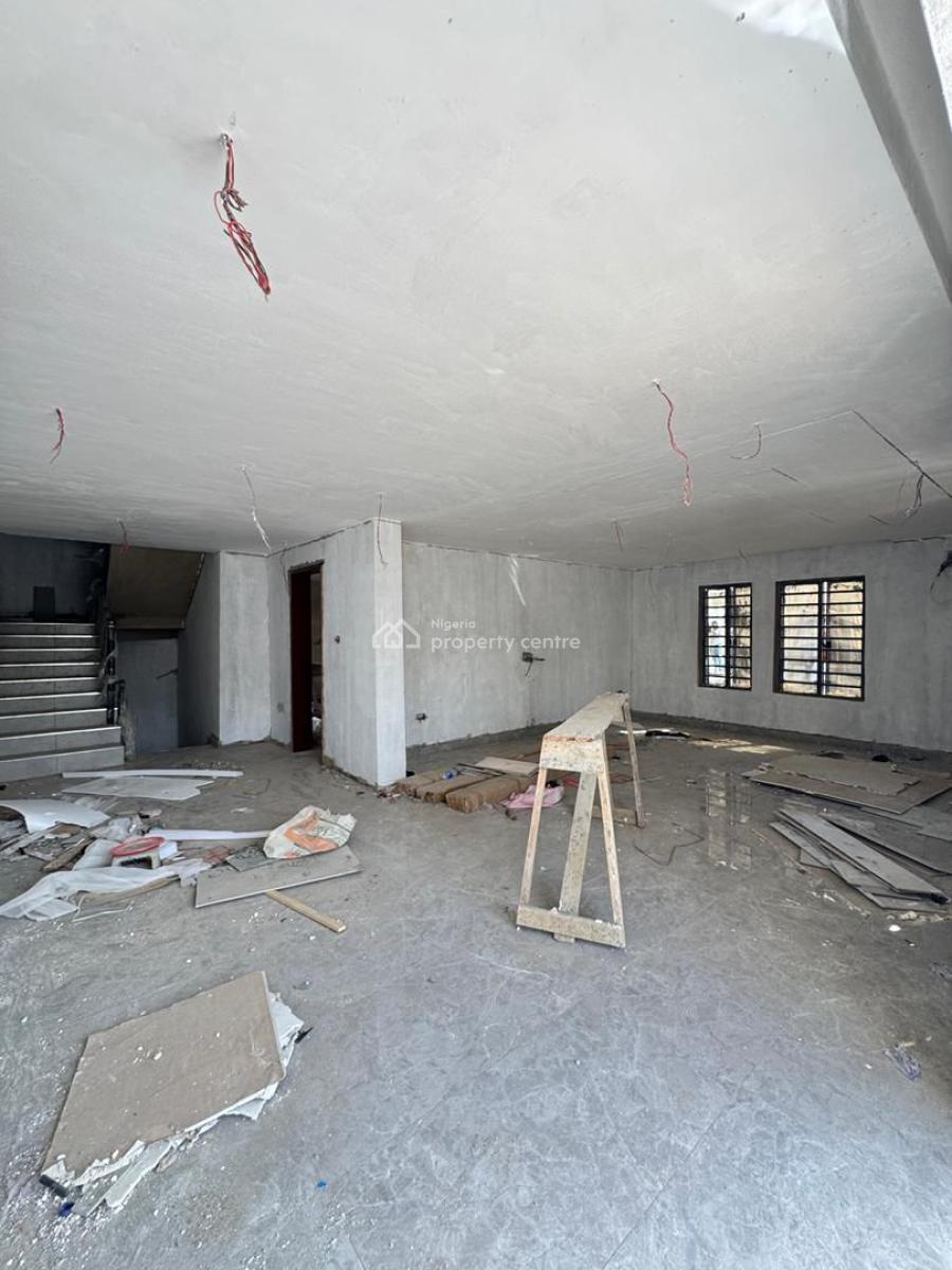 2 Bedroom Apartment with Boys Quarters, Yaba, Lagos, Flat / Apartment for Sale