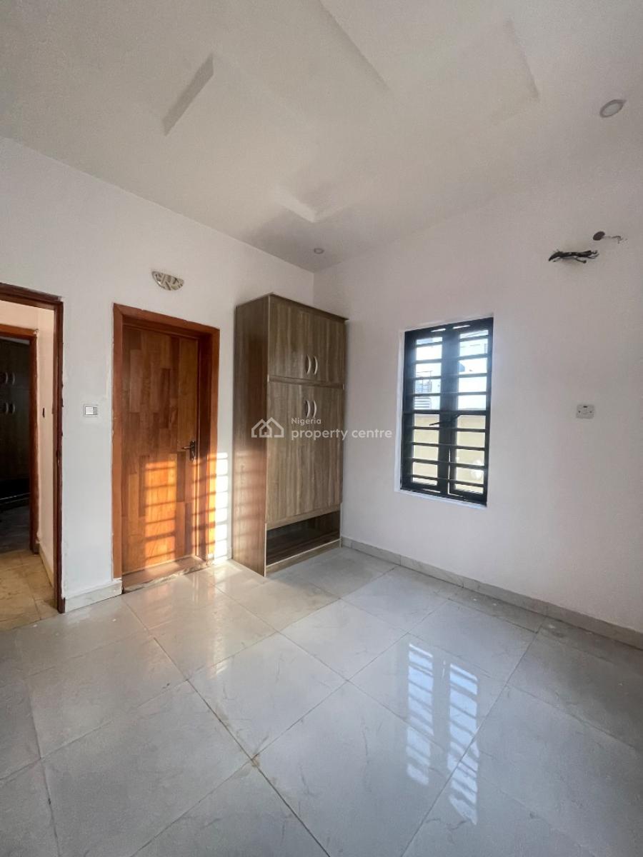 Standard 2 Bedroom Apartment in a Good Estate Interlock with Pool &gym, Located Inside Clean Estate,personal Prepaid,interlocked, Sangotedo, Ajah, Lagos, Flat / Apartment for Rent