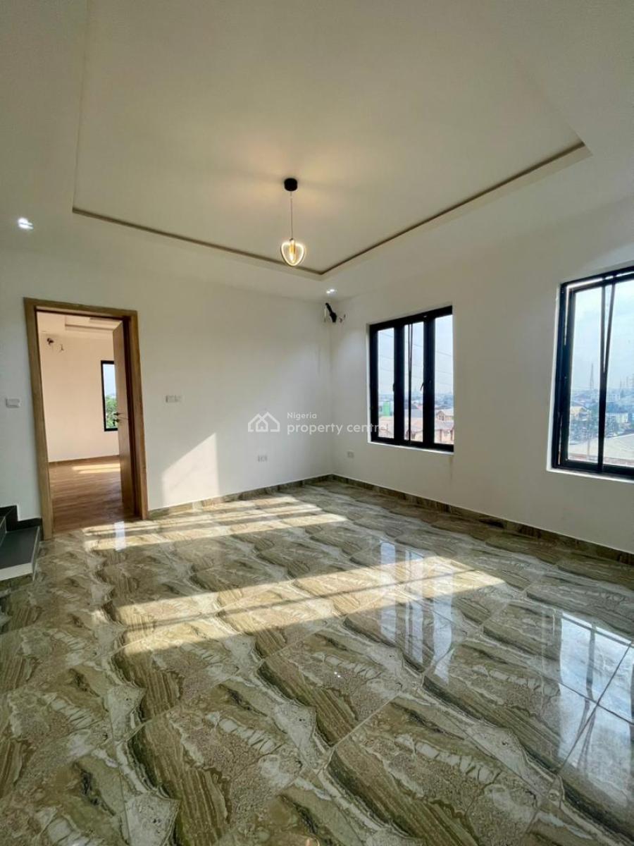 4 Bedrooms Semi Detached - Duplex House + Bq, Gra, Ogudu, Lagos, Semi-detached Duplex for Sale