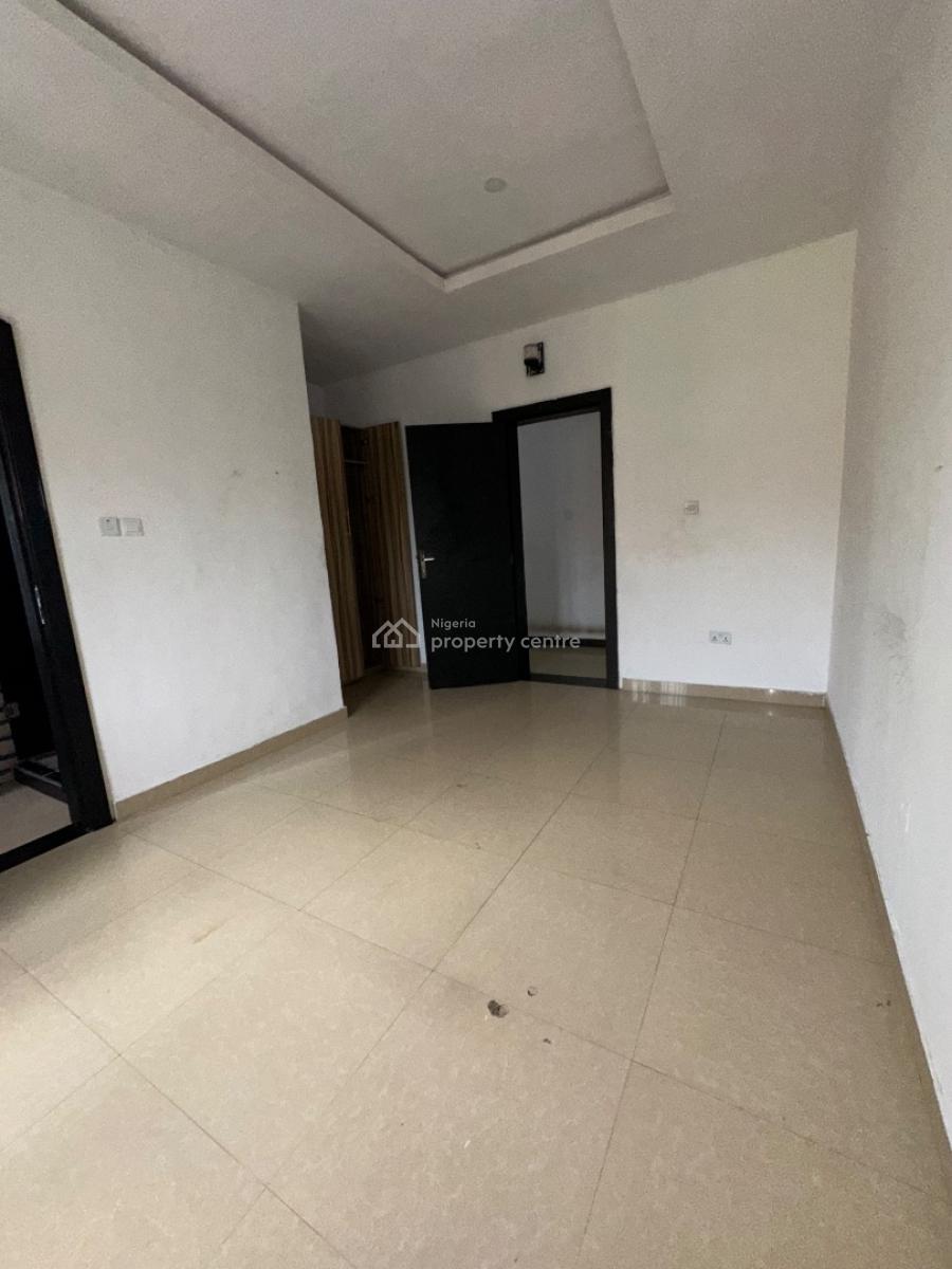 Specious 3bedroom Apartment, New Road Alpha Beach, Lekki, Lagos, Flat / Apartment for Rent