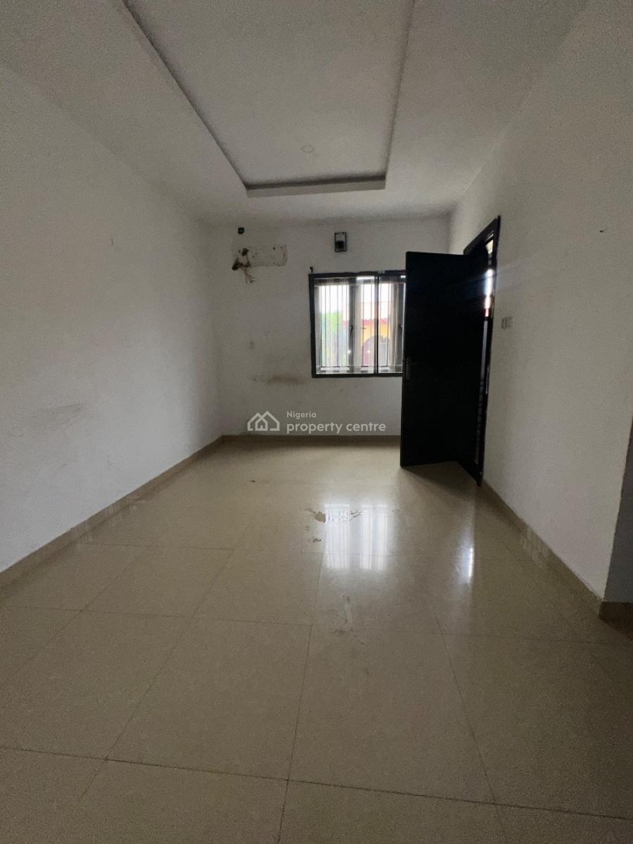 Specious 3bedroom Apartment, New Road Alpha Beach, Lekki, Lagos, Flat / Apartment for Rent