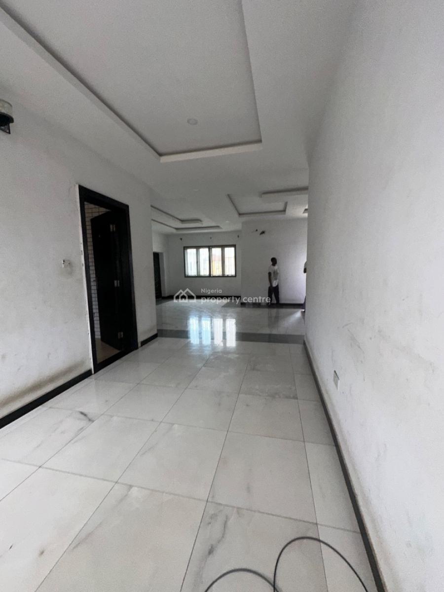 Specious 3bedroom Apartment, New Road Alpha Beach, Lekki, Lagos, Flat / Apartment for Rent