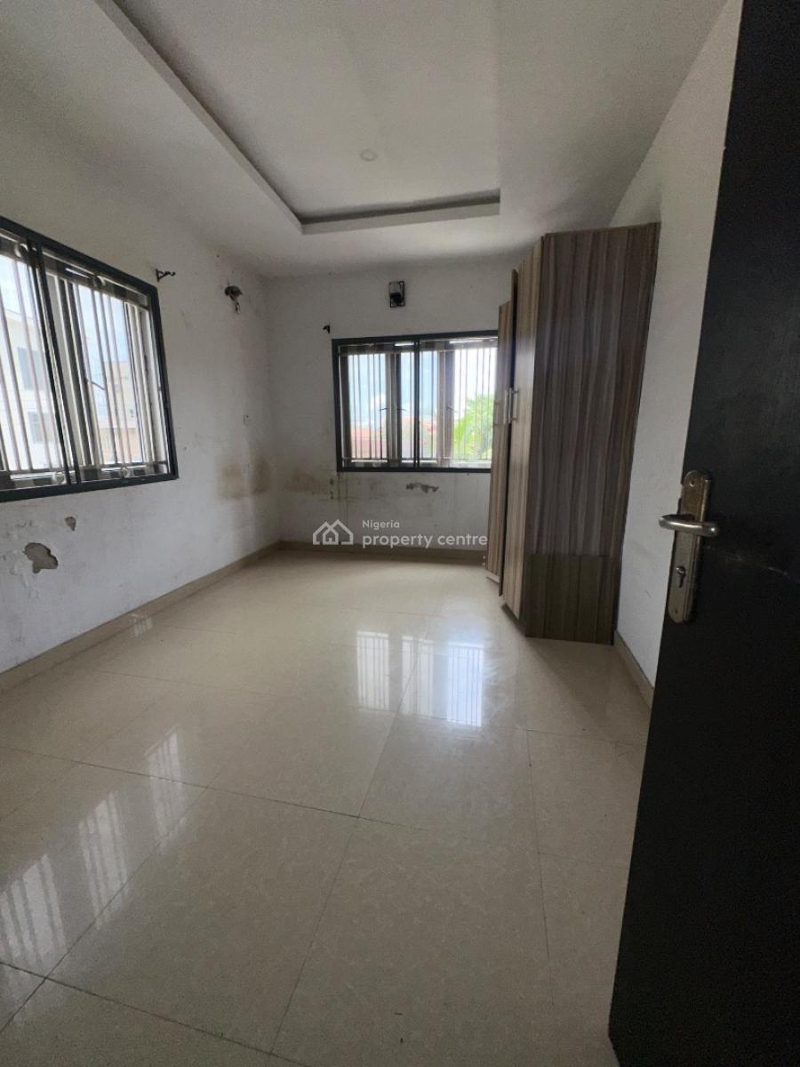 Specious 3bedroom Apartment, New Road Alpha Beach, Lekki, Lagos, Flat / Apartment for Rent