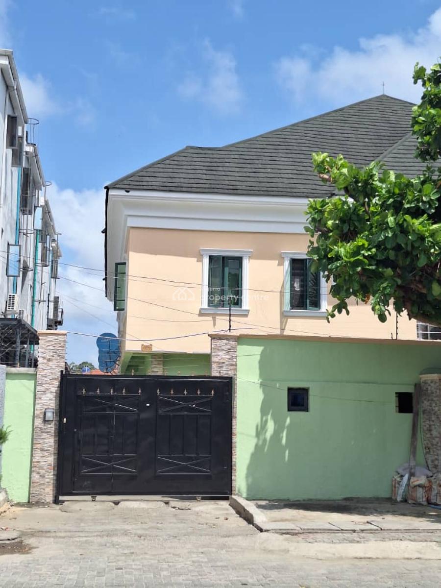 Two Bedroom Ground Floor Apartment (en-suite ), Lekki Phase 1, Lekki, Lagos, Flat / Apartment for Rent