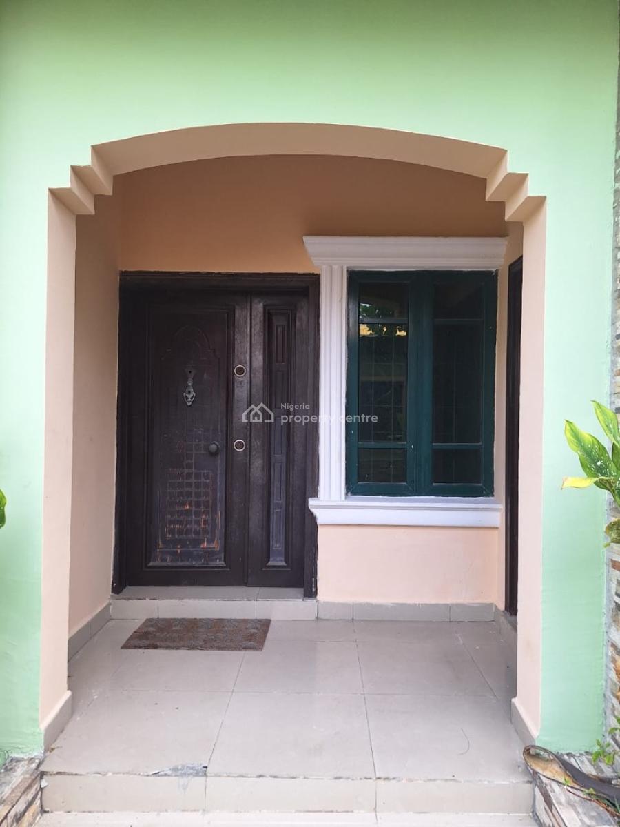 Two Bedroom Ground Floor Apartment (en-suite ), Lekki Phase 1, Lekki, Lagos, Flat / Apartment for Rent