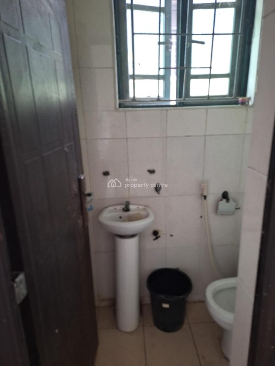 Two Bedroom Ground Floor Apartment (en-suite ), Lekki Phase 1, Lekki, Lagos, Flat / Apartment for Rent