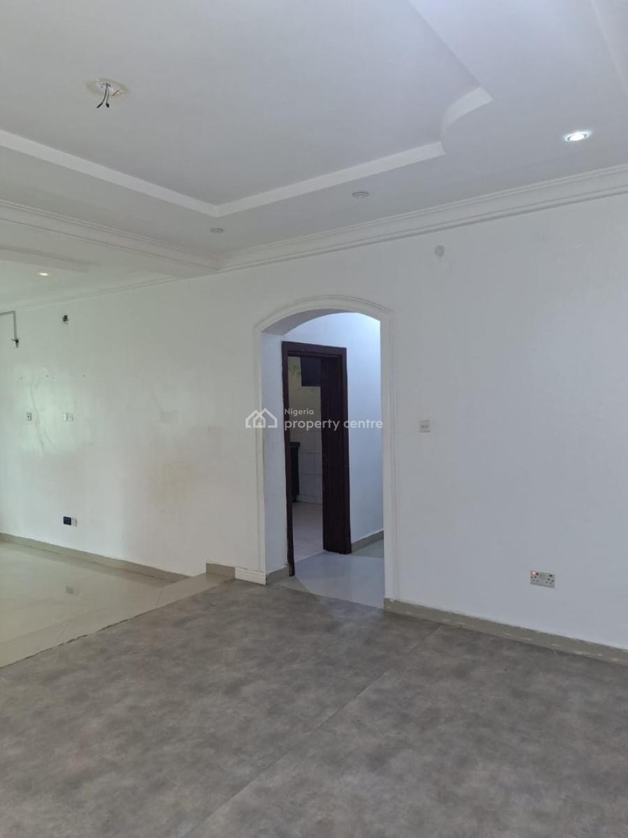 Two Bedroom Ground Floor Apartment (en-suite ), Lekki Phase 1, Lekki, Lagos, Flat / Apartment for Rent