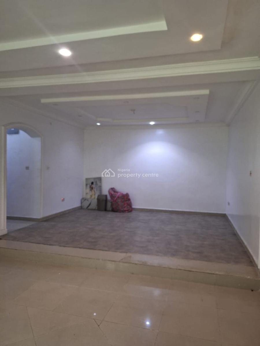 Two Bedroom Ground Floor Apartment (en-suite ), Lekki Phase 1, Lekki, Lagos, Flat / Apartment for Rent