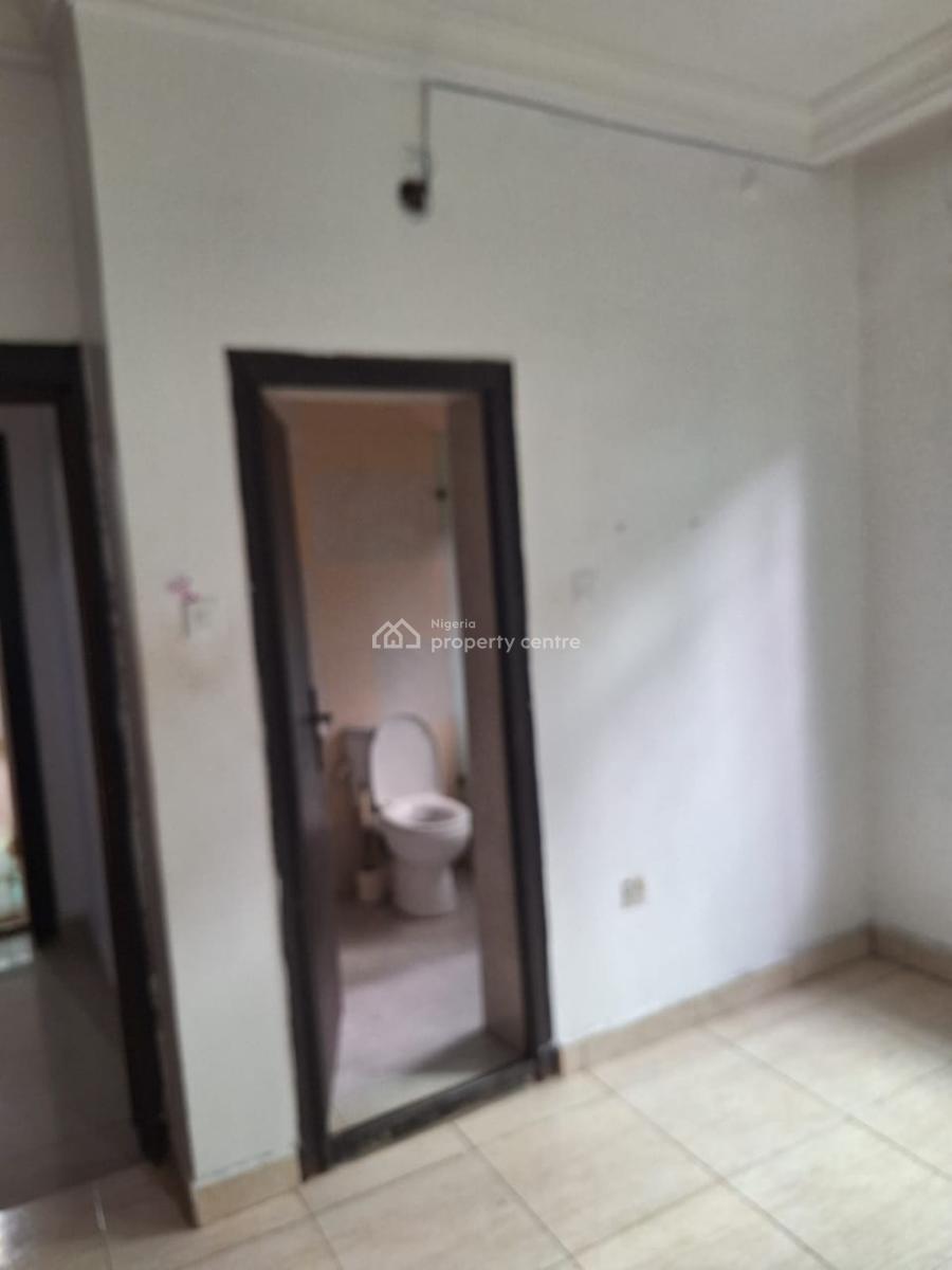 Two Bedroom Ground Floor Apartment (en-suite ), Lekki Phase 1, Lekki, Lagos, Flat / Apartment for Rent