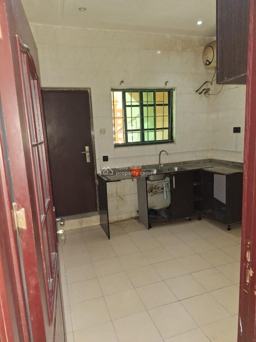 Two Bedroom Ground Floor Apartment (en-suite ), Lekki Phase 1, Lekki, Lagos, Flat / Apartment for Rent