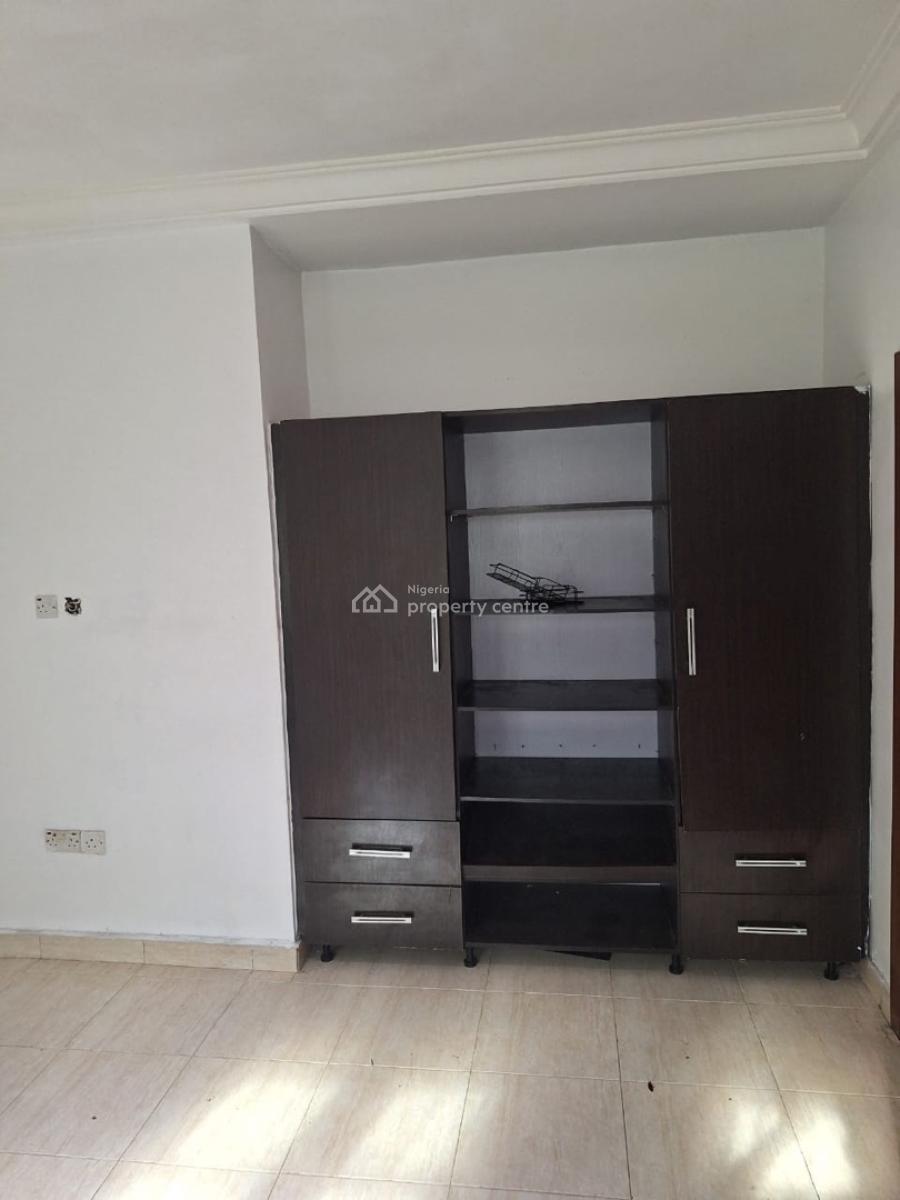 Two Bedroom Ground Floor Apartment (en-suite ), Lekki Phase 1, Lekki, Lagos, Flat / Apartment for Rent