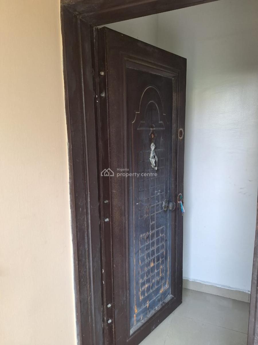 Two Bedroom Ground Floor Apartment (en-suite ), Lekki Phase 1, Lekki, Lagos, Flat / Apartment for Rent