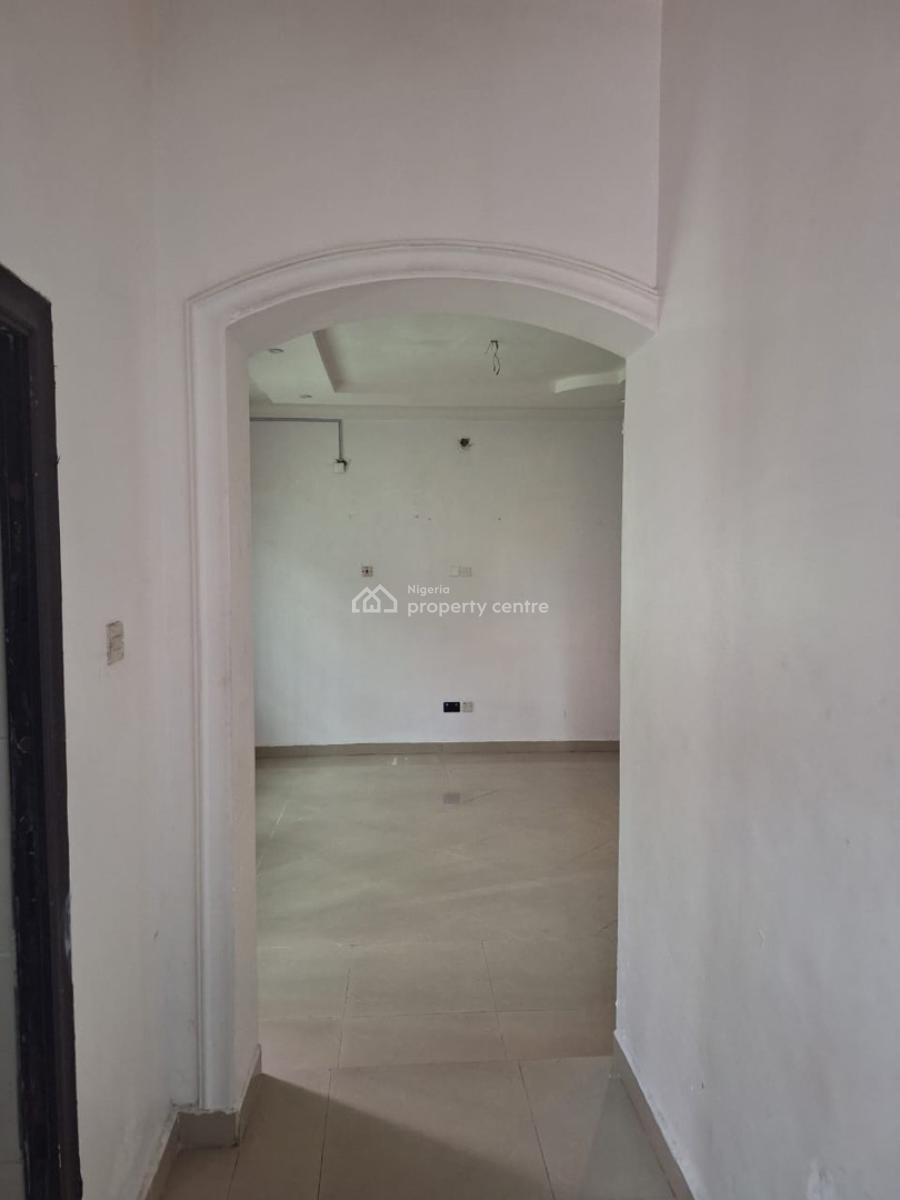 Two Bedroom Ground Floor Apartment (en-suite ), Lekki Phase 1, Lekki, Lagos, Flat / Apartment for Rent