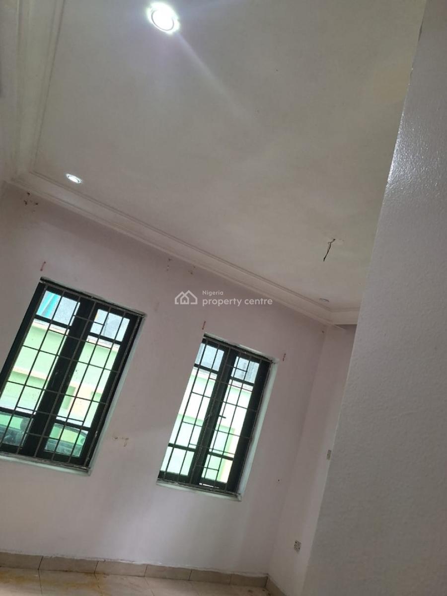 Two Bedroom Ground Floor Apartment (en-suite ), Lekki Phase 1, Lekki, Lagos, Flat / Apartment for Rent
