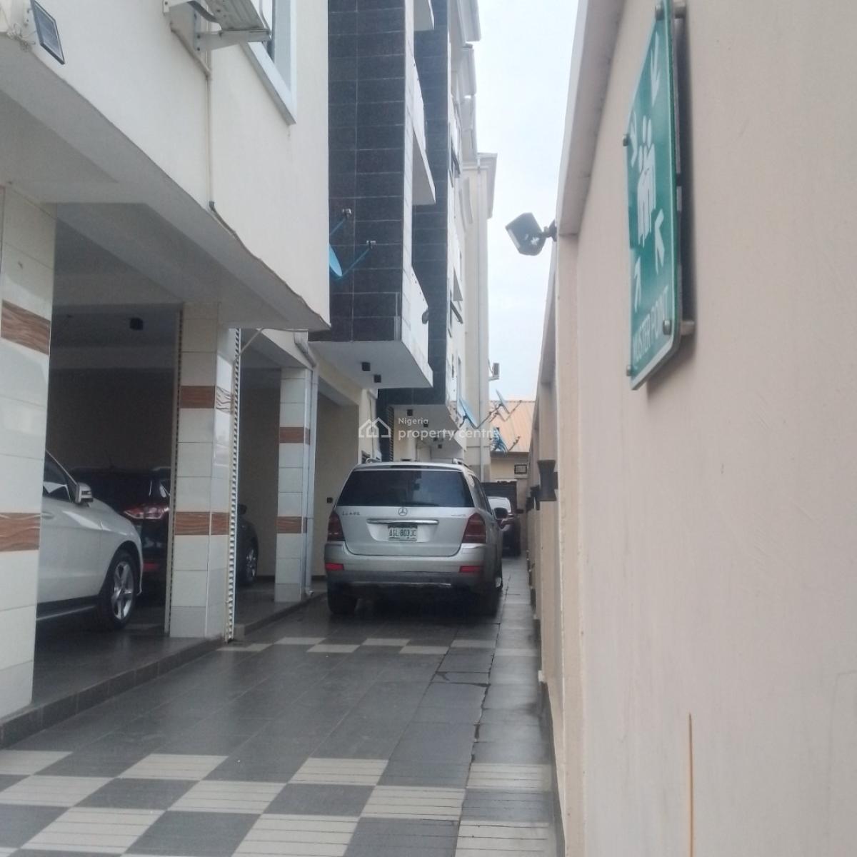 Relatively and Spacious 3 Bedrooms, Anthony, Maryland, Lagos, Flat / Apartment for Rent
