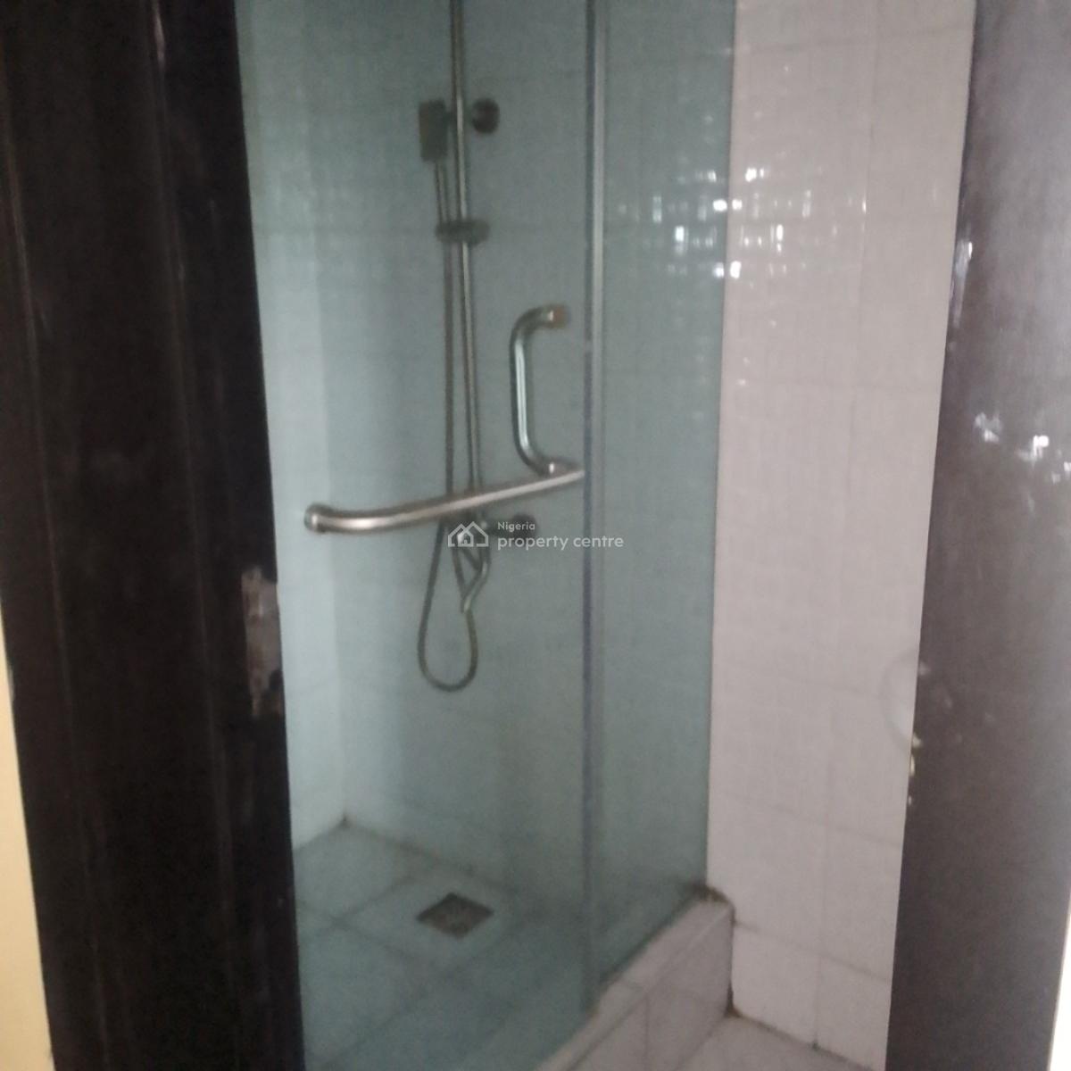 Relatively and Spacious 3 Bedrooms, Anthony, Maryland, Lagos, Flat / Apartment for Rent