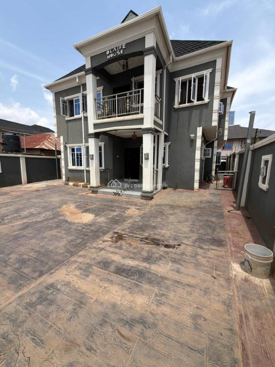5 Bedroom Duolex with 2 Sitting Rooms, at Ayegoro Akobo, Ibadan, Oyo, House for Sale