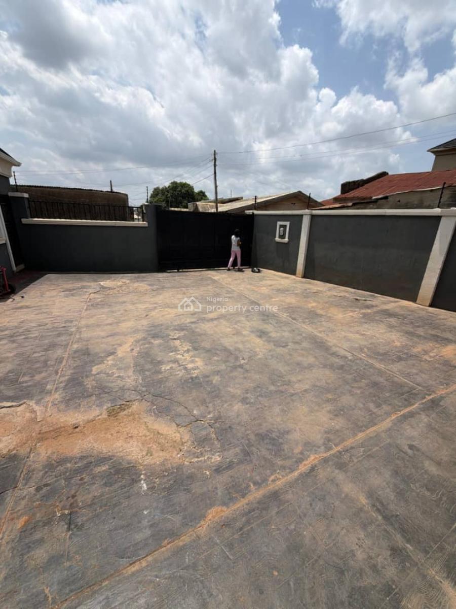 5 Bedroom Duolex with 2 Sitting Rooms, at Ayegoro Akobo, Ibadan, Oyo, House for Sale