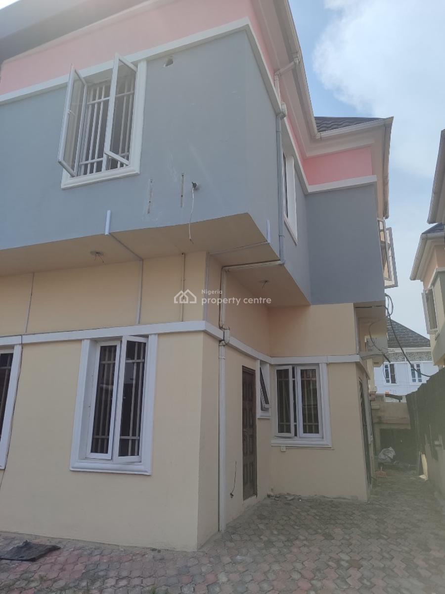 Contemporary 3-bedroom Semi-detached Duplex with Bq, Lekki County, Ikota, Lekki, Lagos, Semi-detached Duplex for Rent