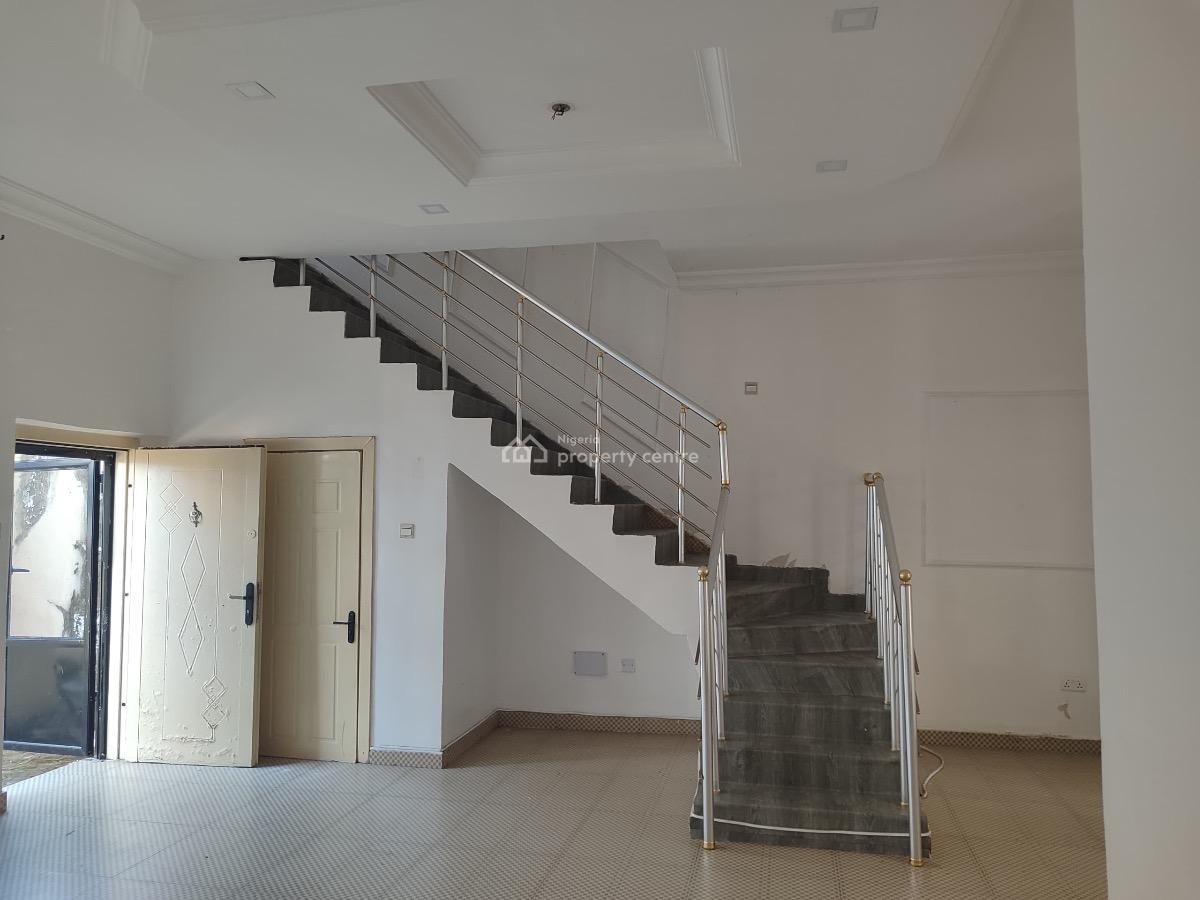 Contemporary 3-bedroom Semi-detached Duplex with Bq, Lekki County, Ikota, Lekki, Lagos, Semi-detached Duplex for Rent