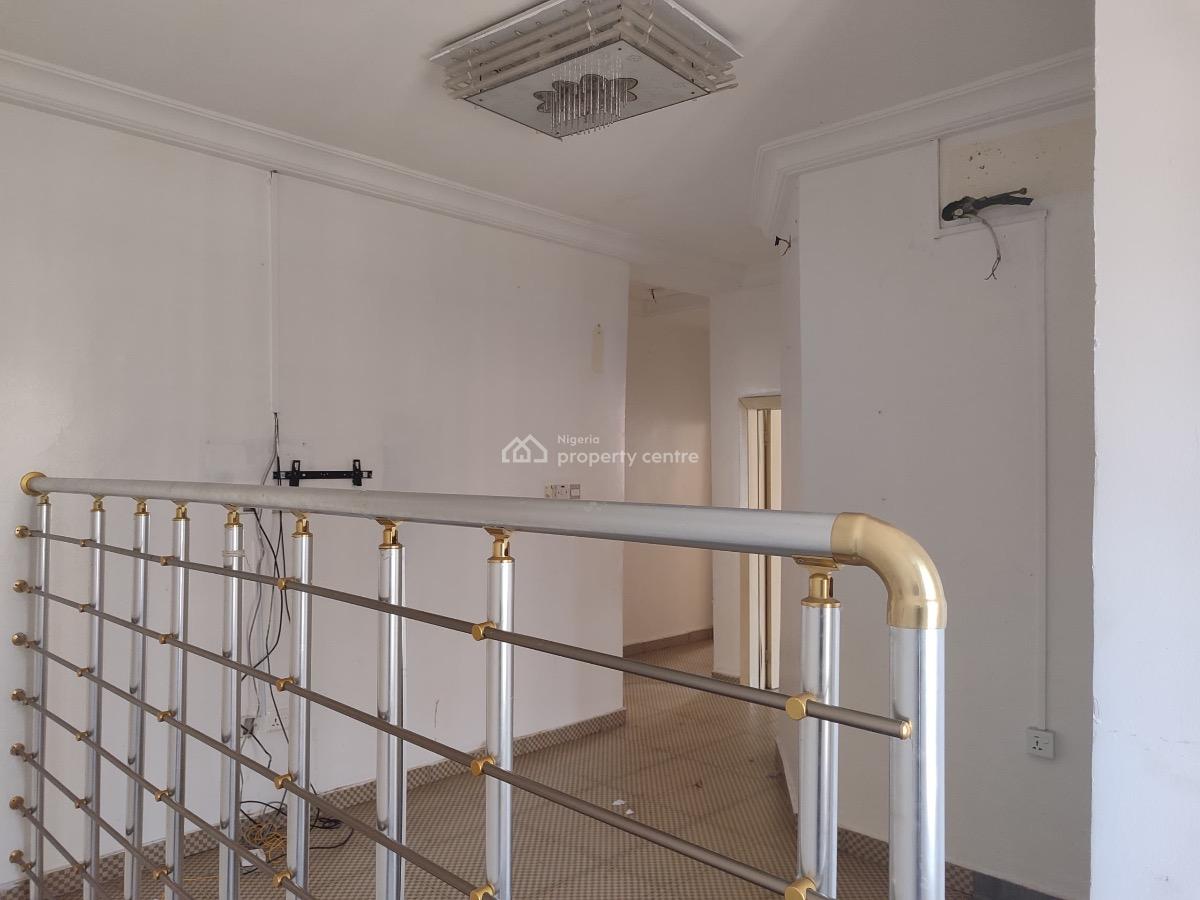 Contemporary 3-bedroom Semi-detached Duplex with Bq, Lekki County, Ikota, Lekki, Lagos, Semi-detached Duplex for Rent
