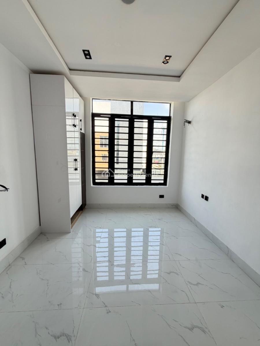 Spacious Newly Built 2 Bedroom Flat, Lekki Phase 1, Lekki, Lagos, Block of Flats for Sale