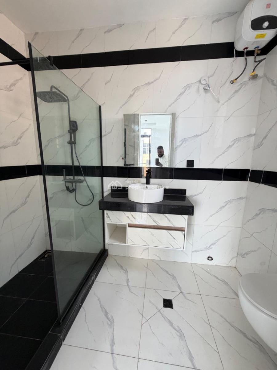 Spacious Newly Built 2 Bedroom Flat, Lekki Phase 1, Lekki, Lagos, Block of Flats for Sale
