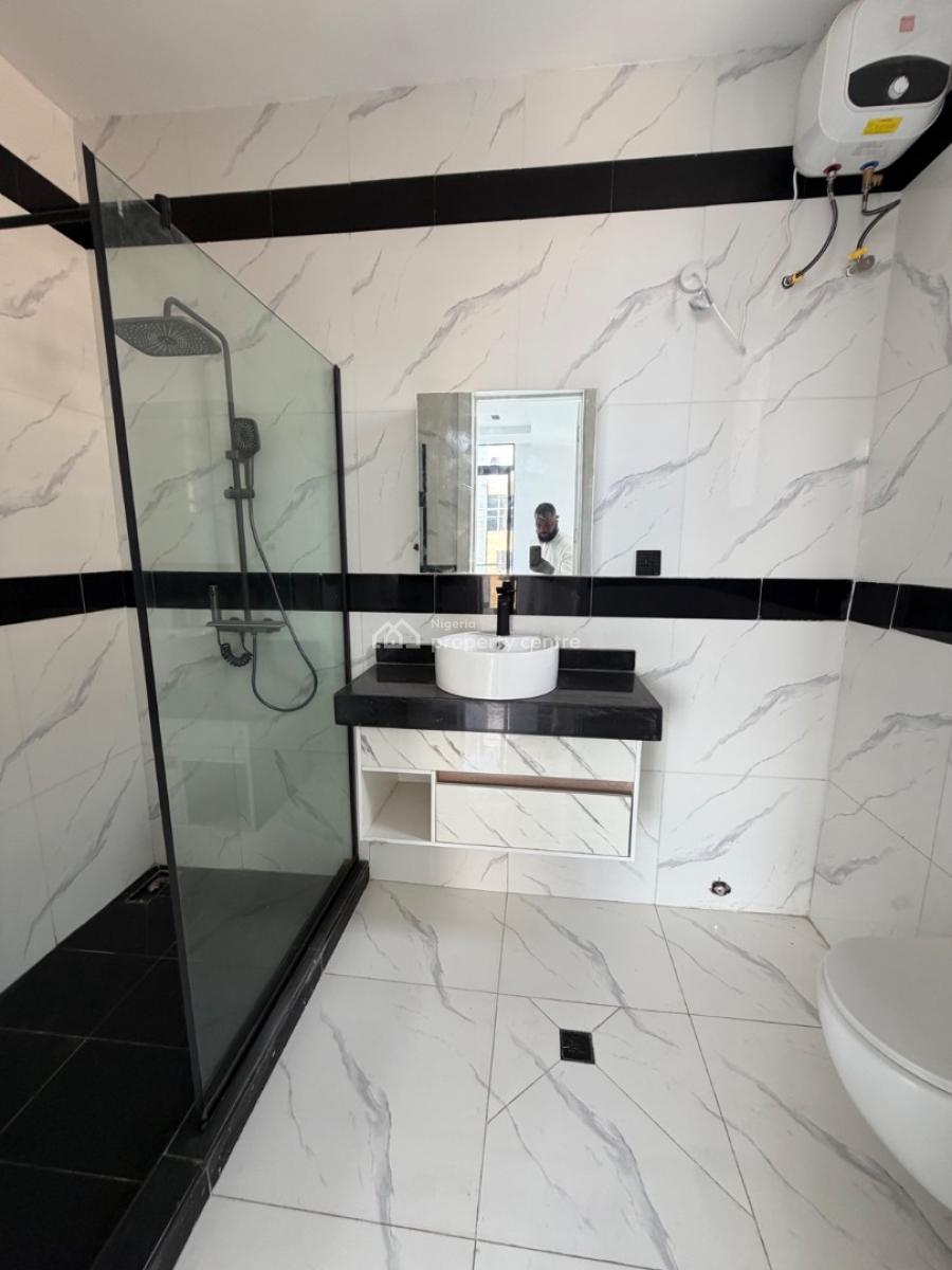 Spacious Newly Built 2 Bedroom Flat, Lekki Phase 1, Lekki, Lagos, Block of Flats for Sale