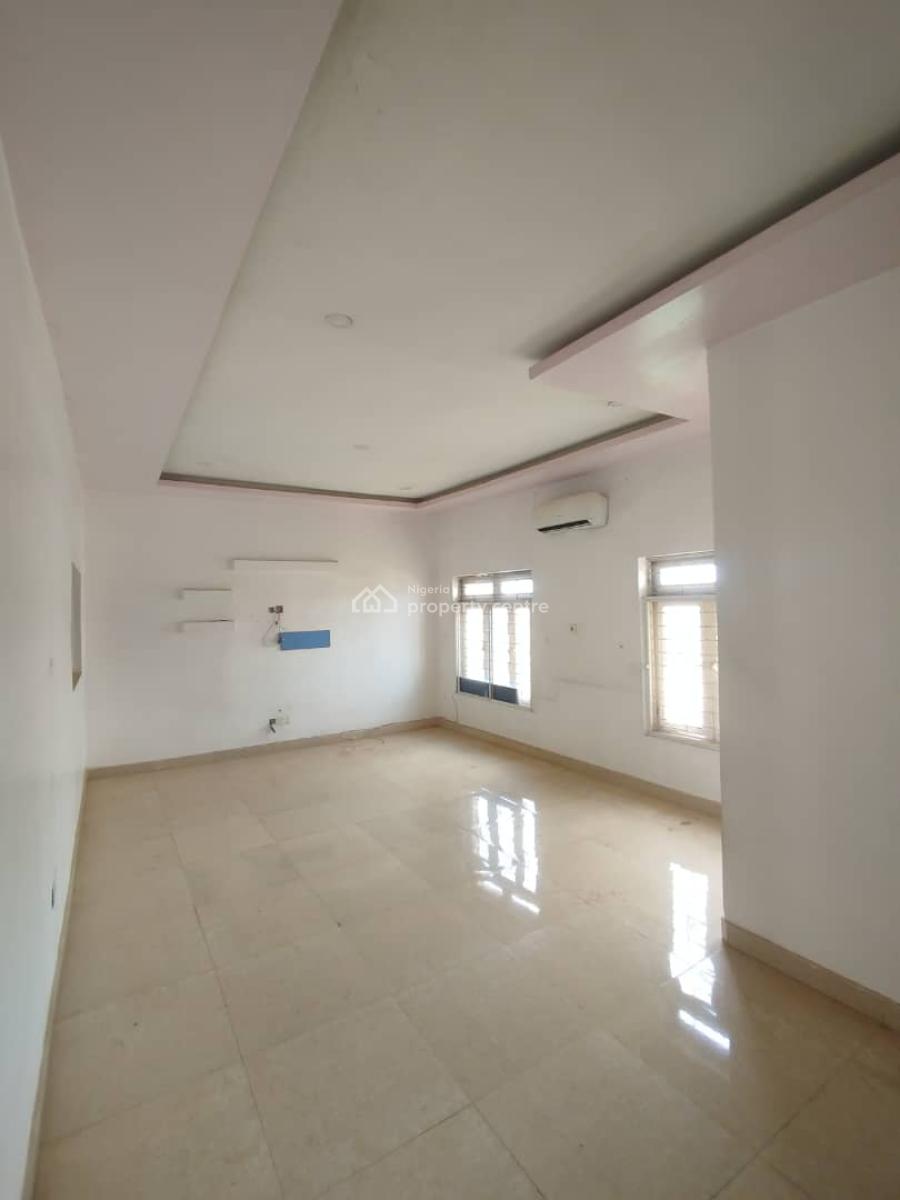 Standard 2 Bedroom Apartment on a Tarred Road, Jahi, Abuja, Flat / Apartment for Rent