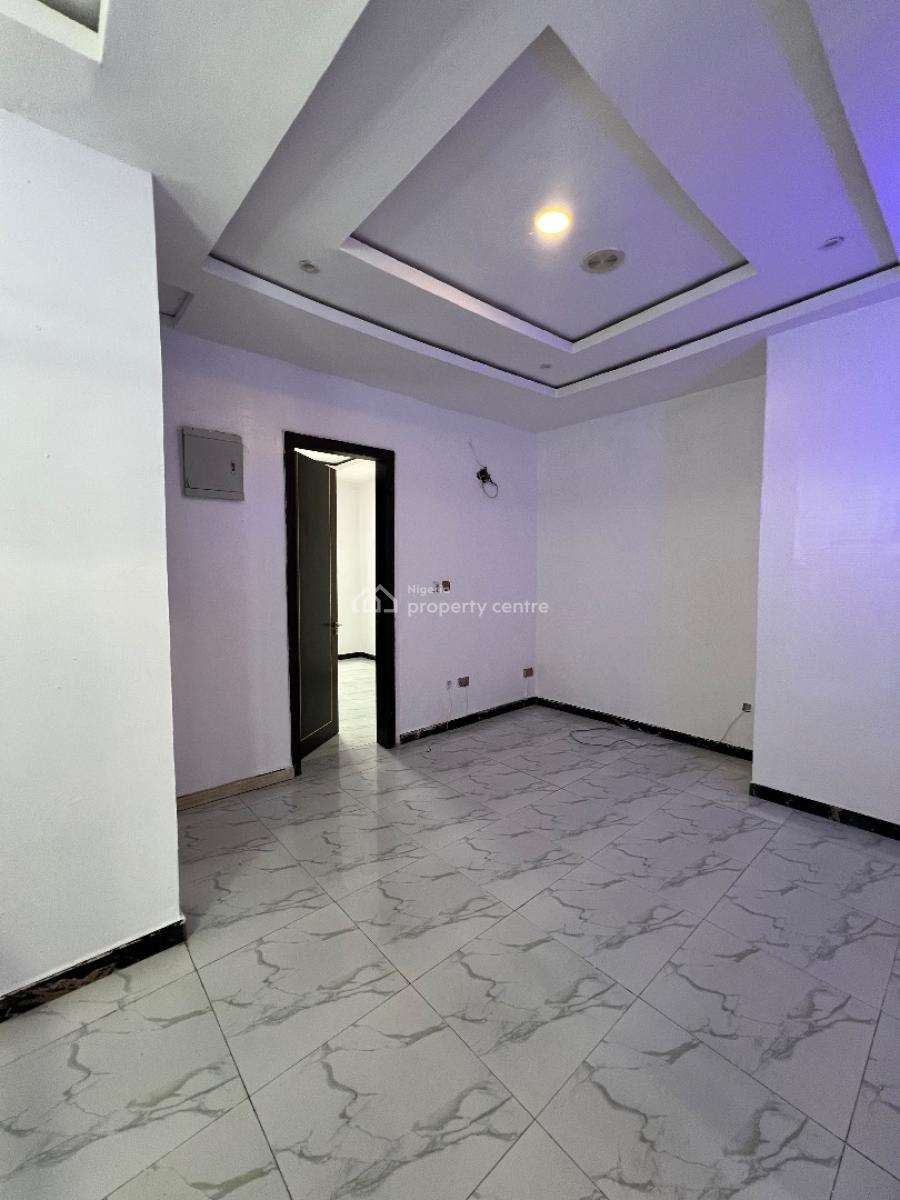 Room Upstairs in a Duplex, Murray Court, Ikate Elegushi, Lekki Phase 1, Lekki, Lagos, Semi-detached Duplex for Rent