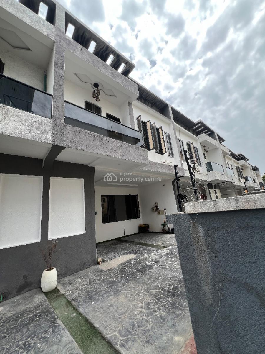 Room Upstairs in a Duplex, Murray Court, Ikate Elegushi, Lekki Phase 1, Lekki, Lagos, Semi-detached Duplex for Rent