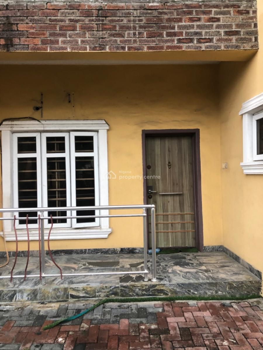 Well Maintain 2 Bedroom Apartment, Lekki Phase 1, Lekki, Lagos, Flat / Apartment for Rent
