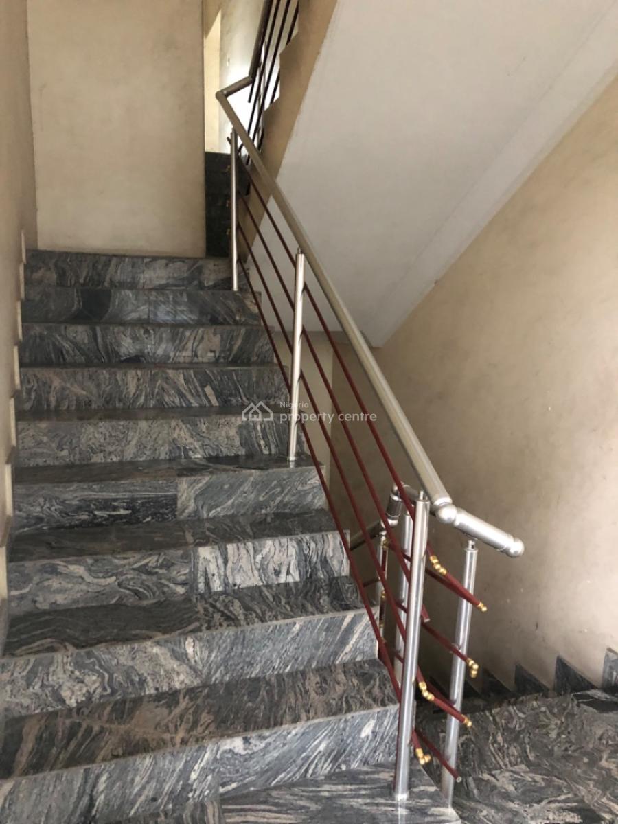 Well Maintain 2 Bedroom Apartment, Lekki Phase 1, Lekki, Lagos, Flat / Apartment for Rent