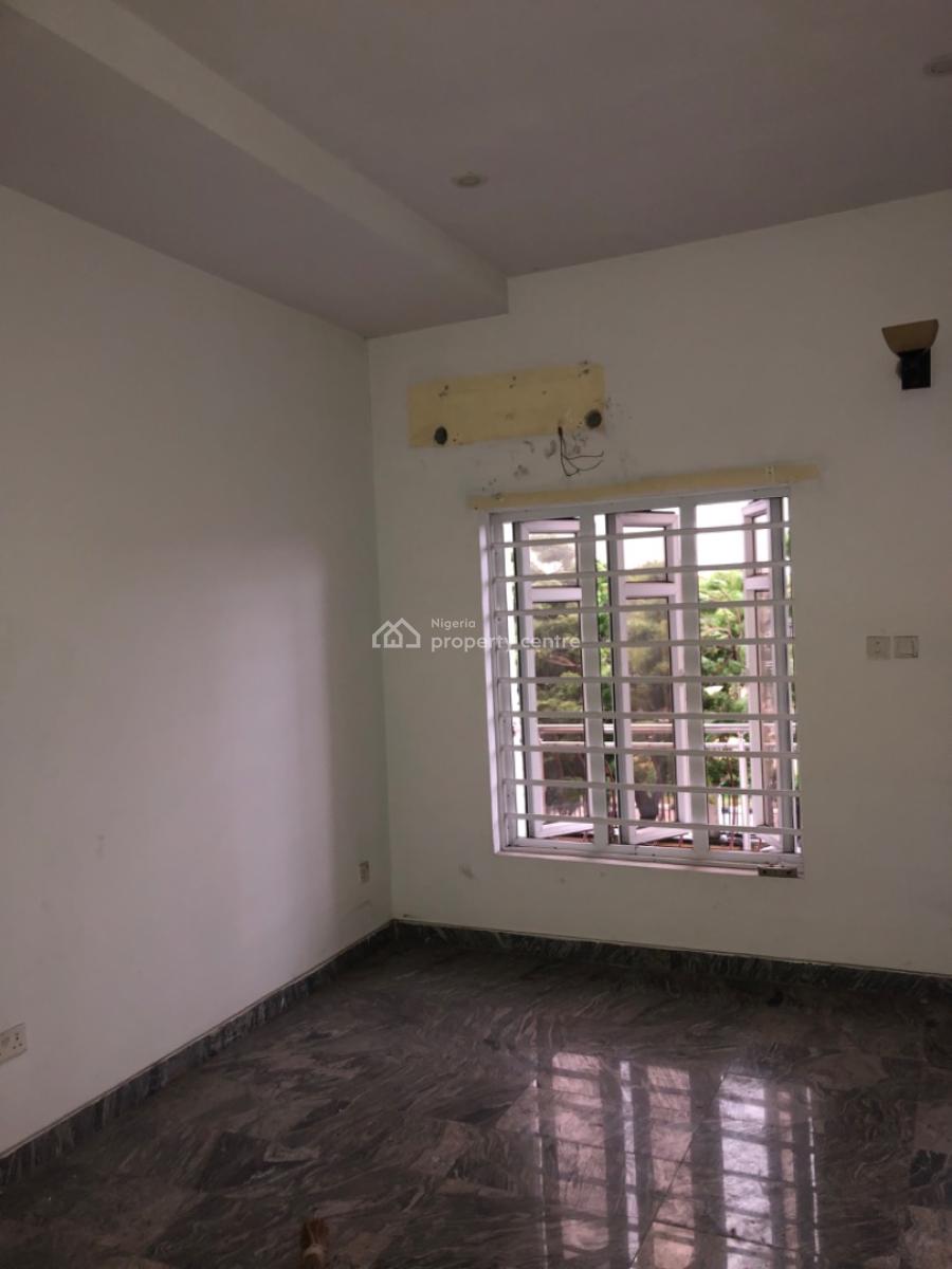 Well Maintain 2 Bedroom Apartment, Lekki Phase 1, Lekki, Lagos, Flat / Apartment for Rent