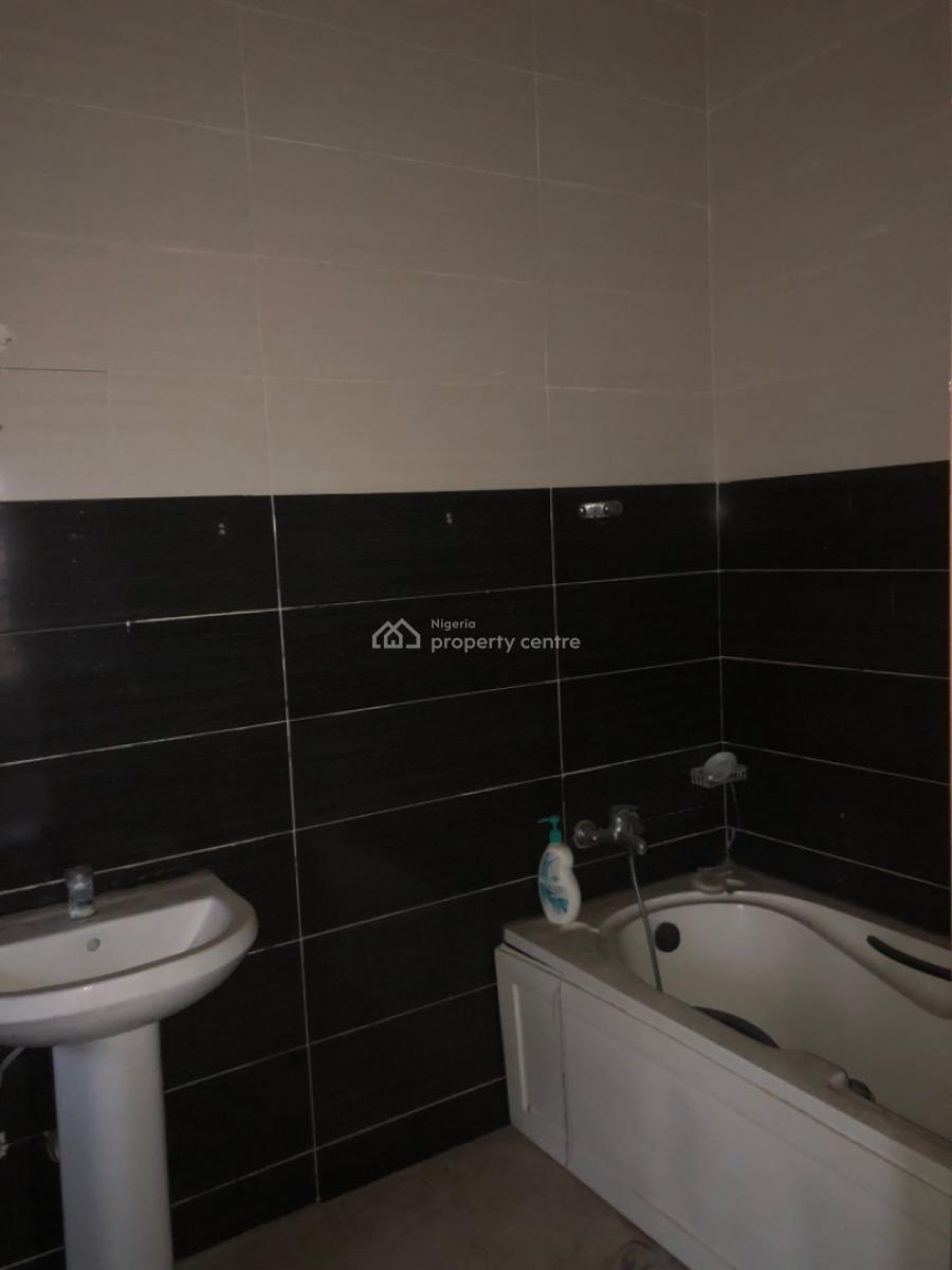 Well Maintain 2 Bedroom Apartment, Lekki Phase 1, Lekki, Lagos, Flat / Apartment for Rent