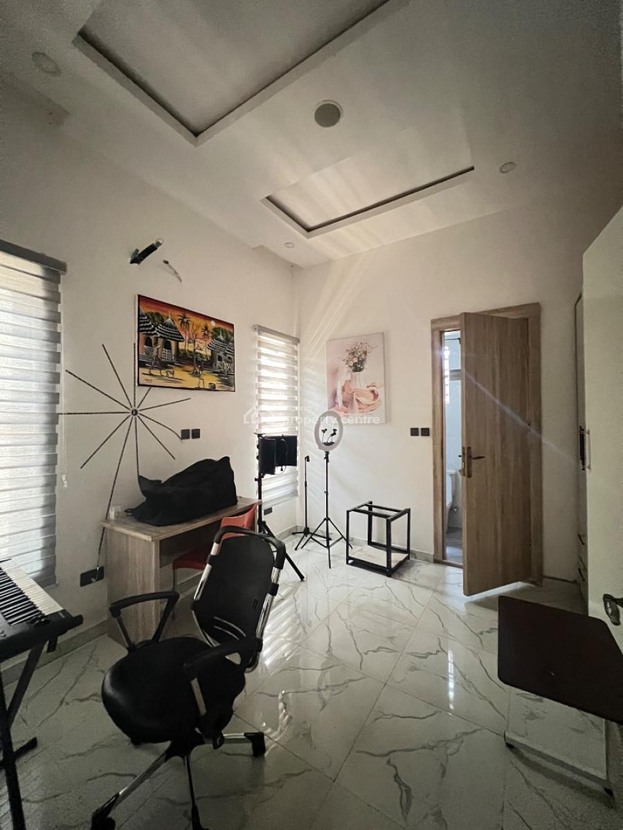 Good Deal  4-bedroom Semi-detached Duplex, Ikota Gra, Ikota, Lekki, Lagos, Semi-detached Duplex for Sale