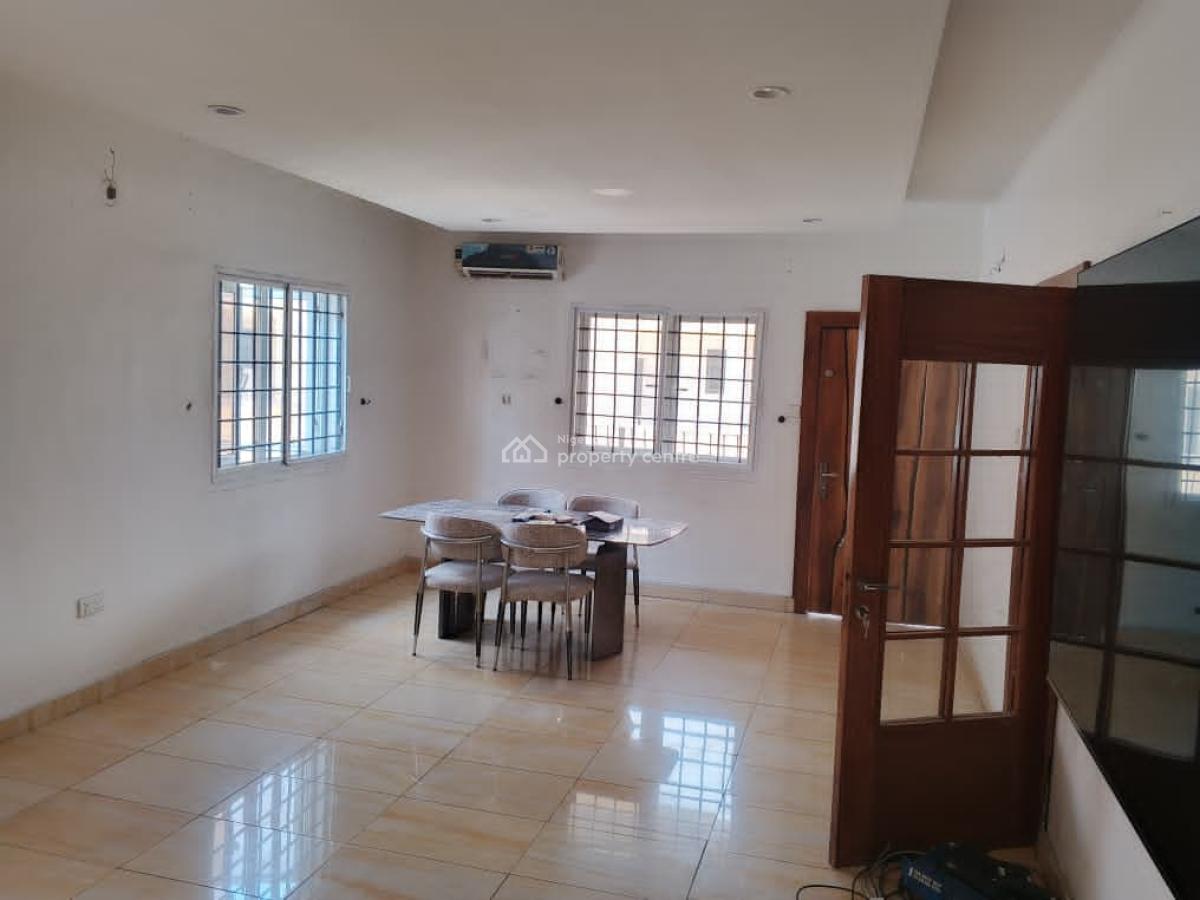 Spacious 3 Bedroom Flat, Furo Ezimora Street, Lekki Phase 1, Lekki, Lagos, Flat / Apartment for Rent