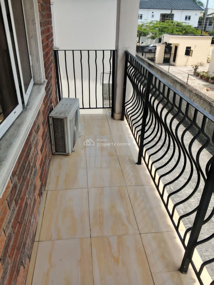 Spacious 3 Bedroom Flat, Furo Ezimora Street, Lekki Phase 1, Lekki, Lagos, Flat / Apartment for Rent