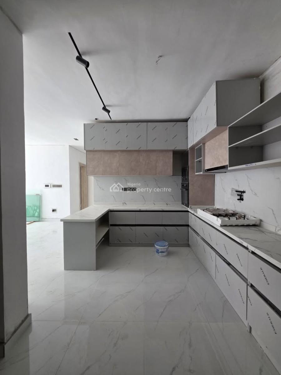 Spacious 2bedroom Flat, Lekki Phase 1, Lekki, Lagos, Block of Flats for Sale