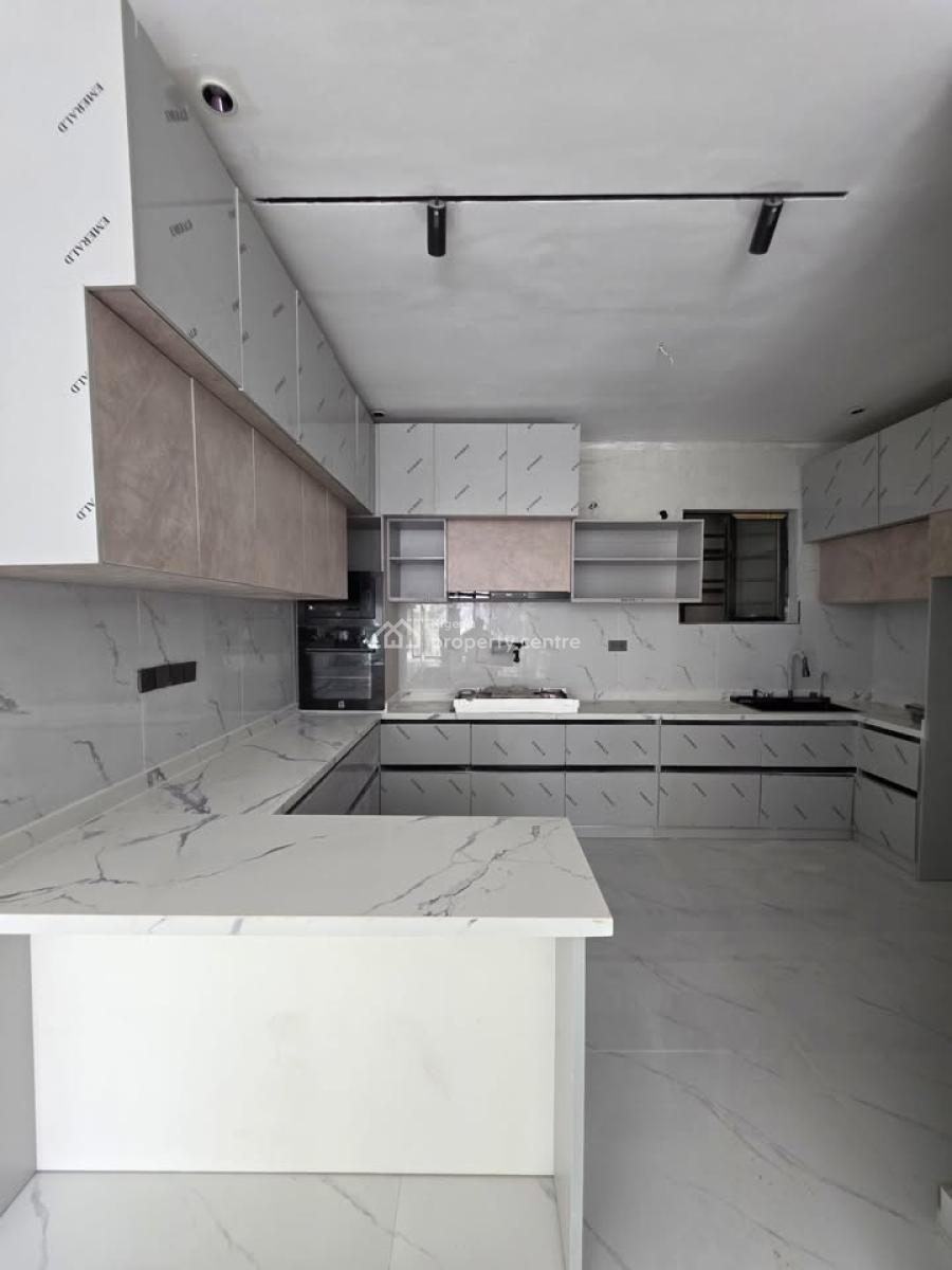 Spacious 2bedroom Flat, Lekki Phase 1, Lekki, Lagos, Block of Flats for Sale