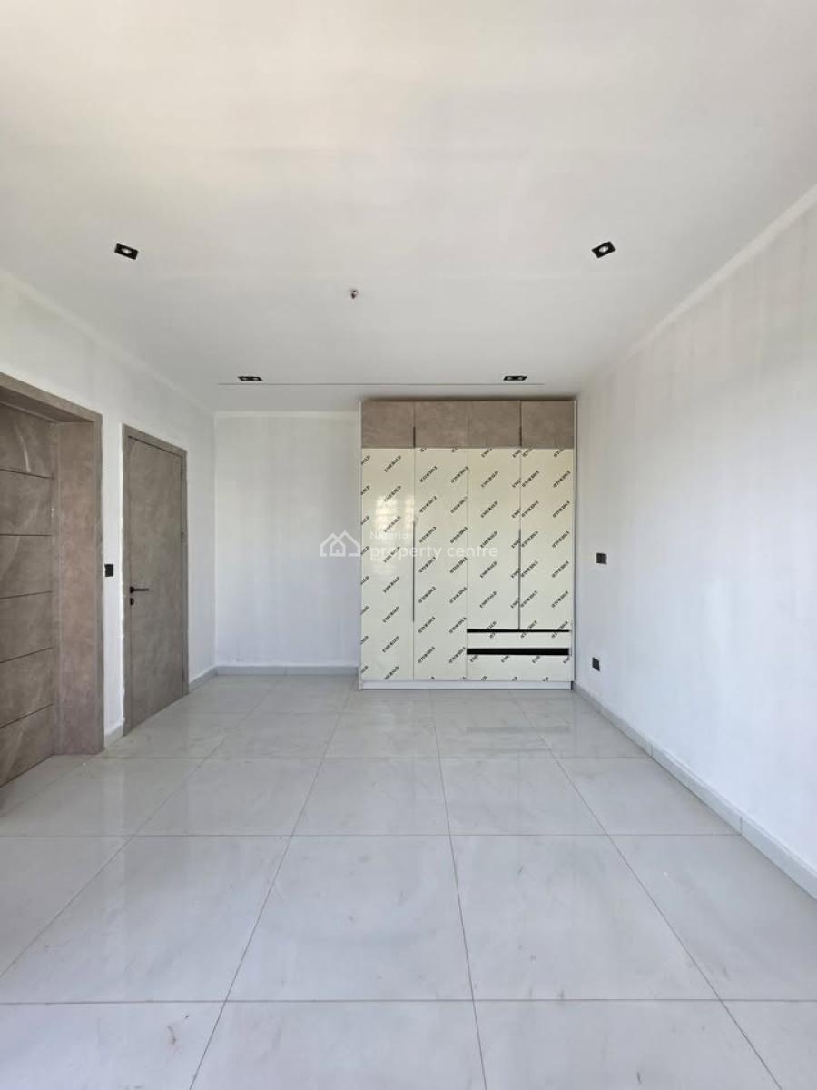 Spacious 2bedroom Flat, Lekki Phase 1, Lekki, Lagos, Block of Flats for Sale