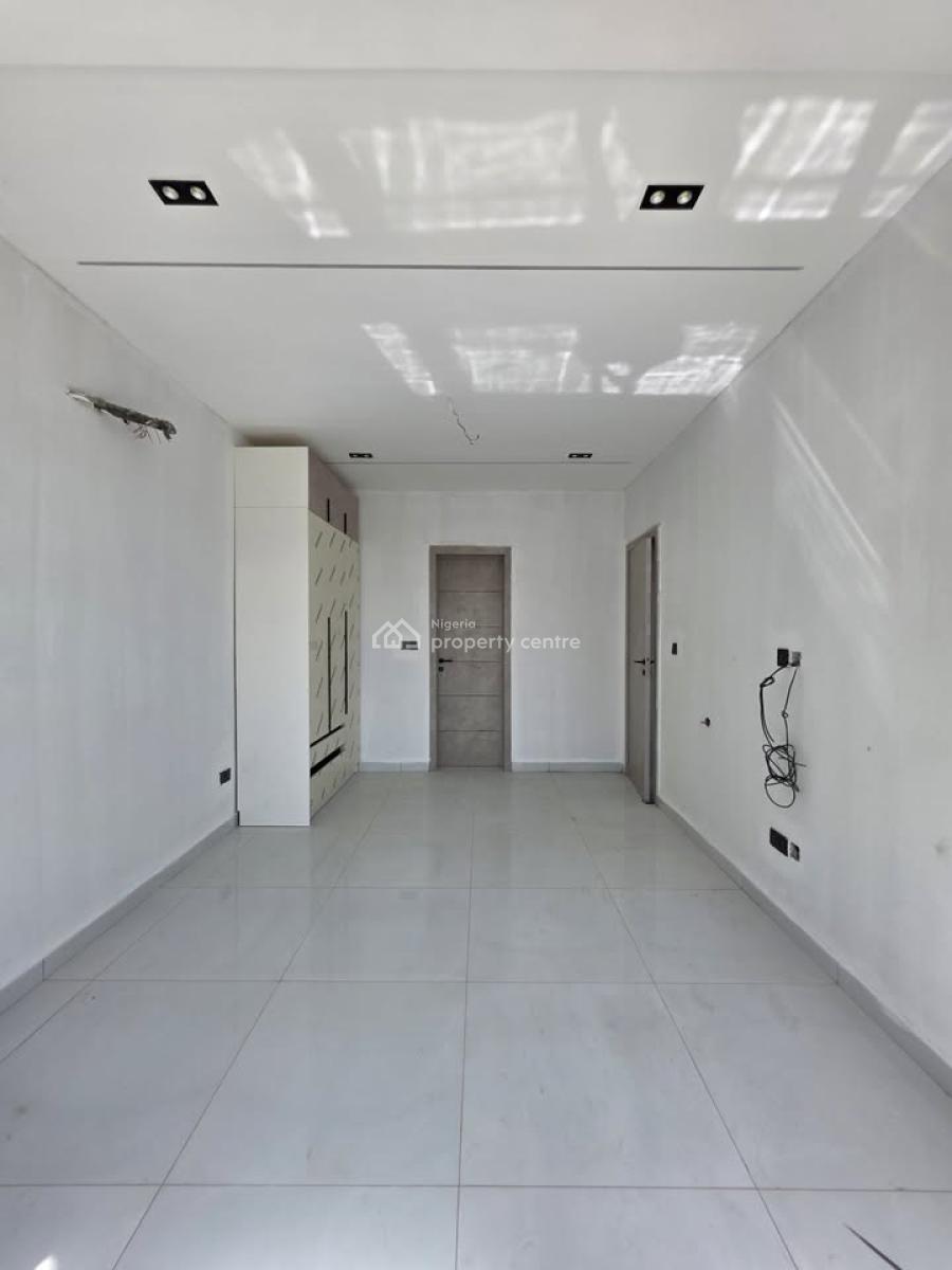Spacious 2bedroom Flat, Lekki Phase 1, Lekki, Lagos, Block of Flats for Sale