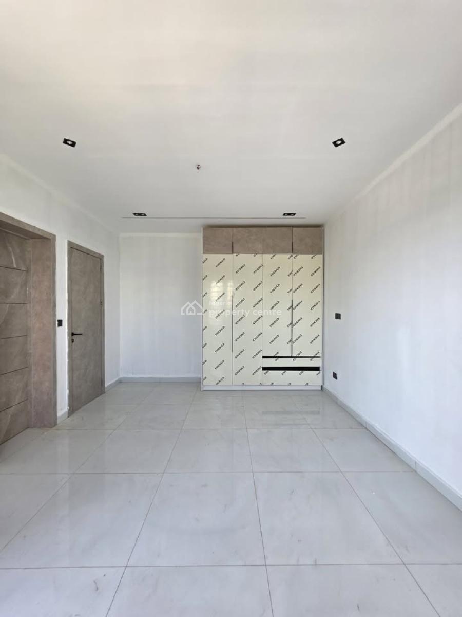 Spacious 2bedroom Flat, Lekki Phase 1, Lekki, Lagos, Block of Flats for Sale